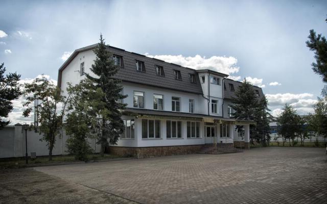 Гостиница Калязин в Калязине - фото номеров, территории